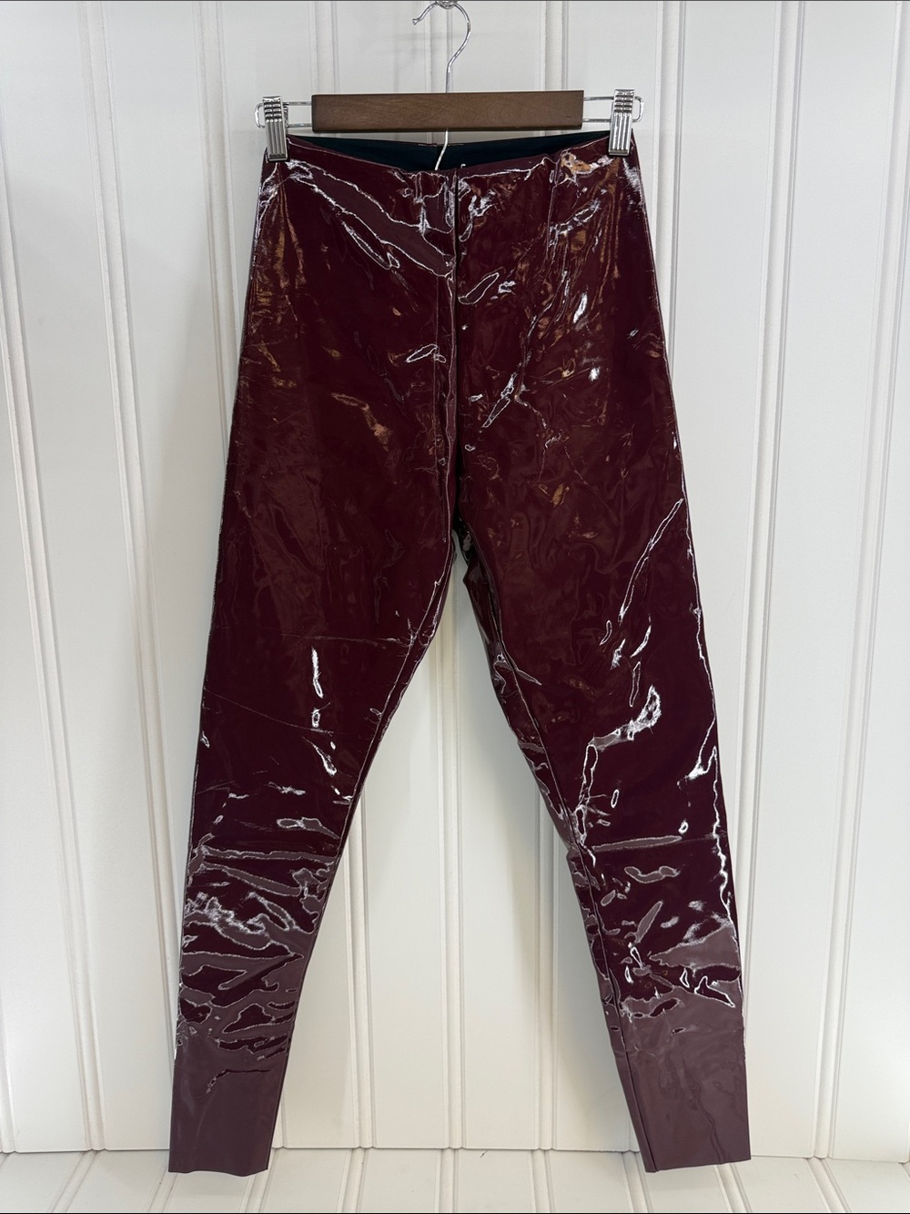 Commando Burgundy Patent Skinny Pants